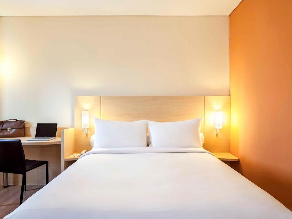 Ibis Jakarta Harmoni Exteriör bild