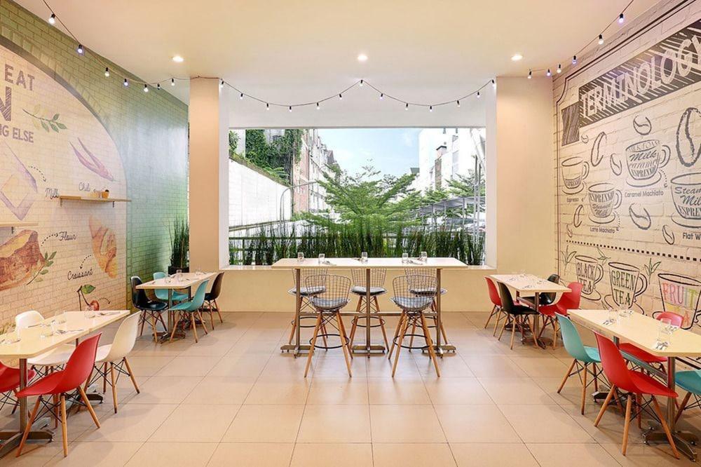 Ibis Jakarta Harmoni Exteriör bild