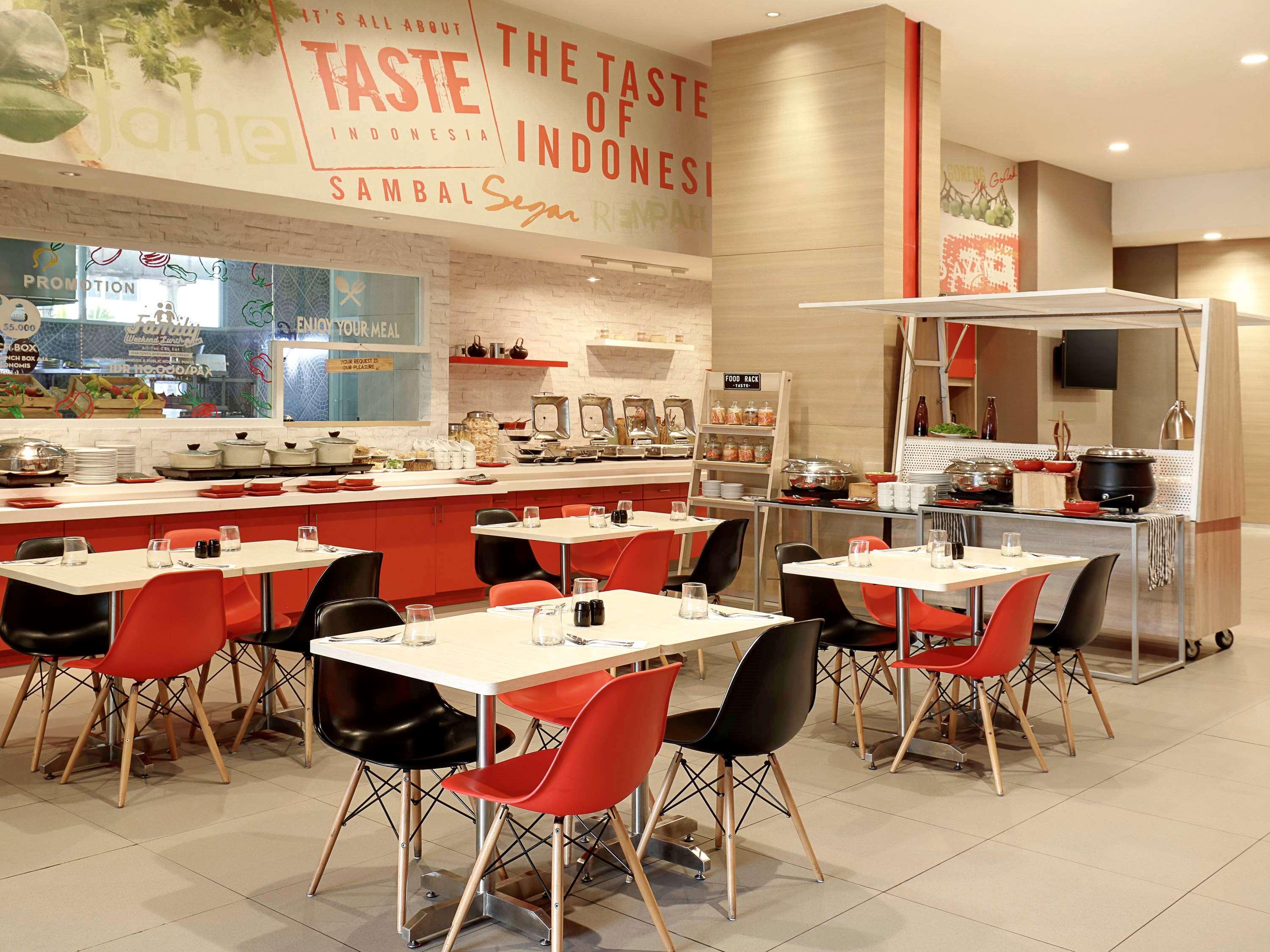 Ibis Jakarta Harmoni Exteriör bild