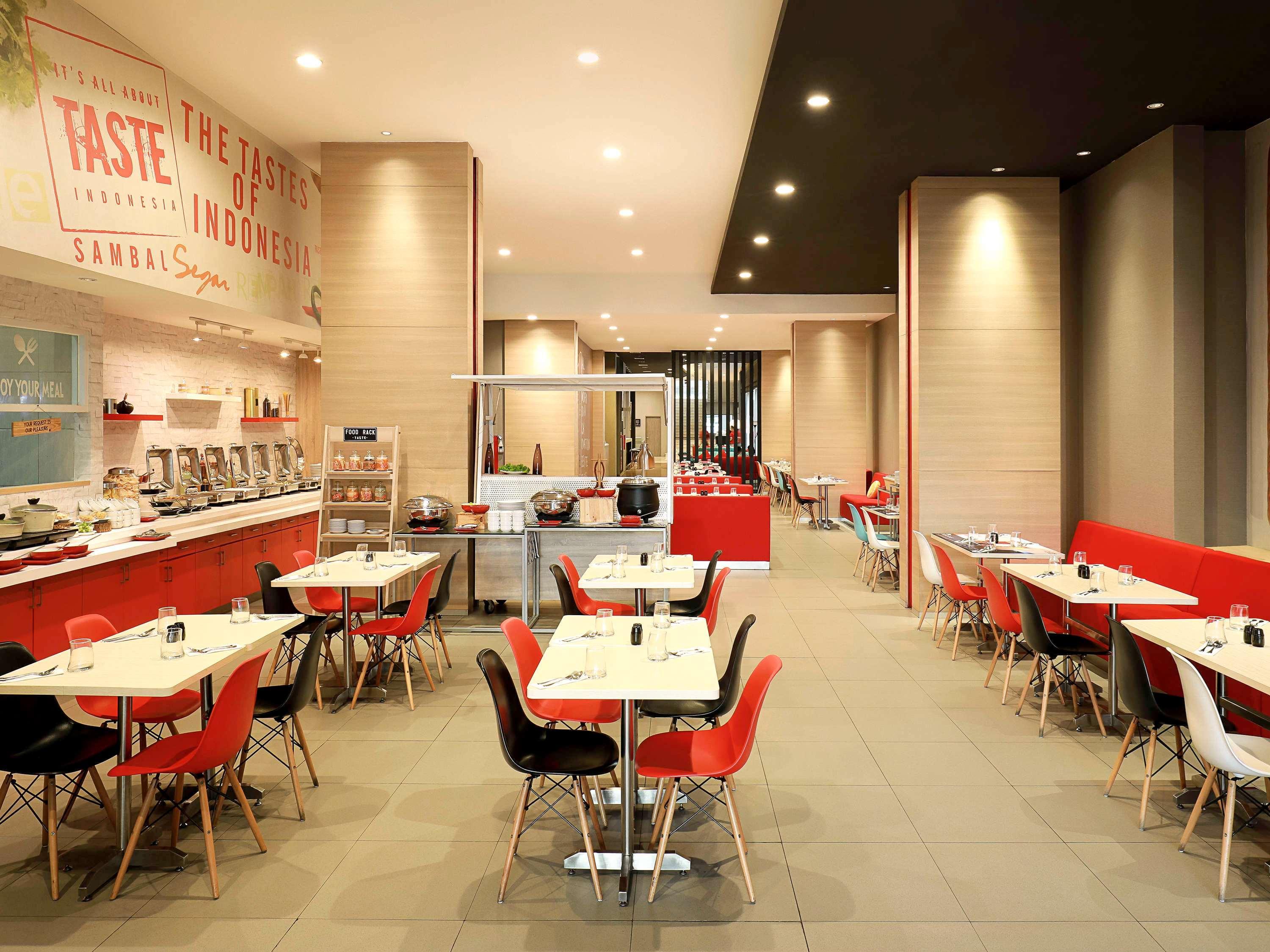 Ibis Jakarta Harmoni Exteriör bild