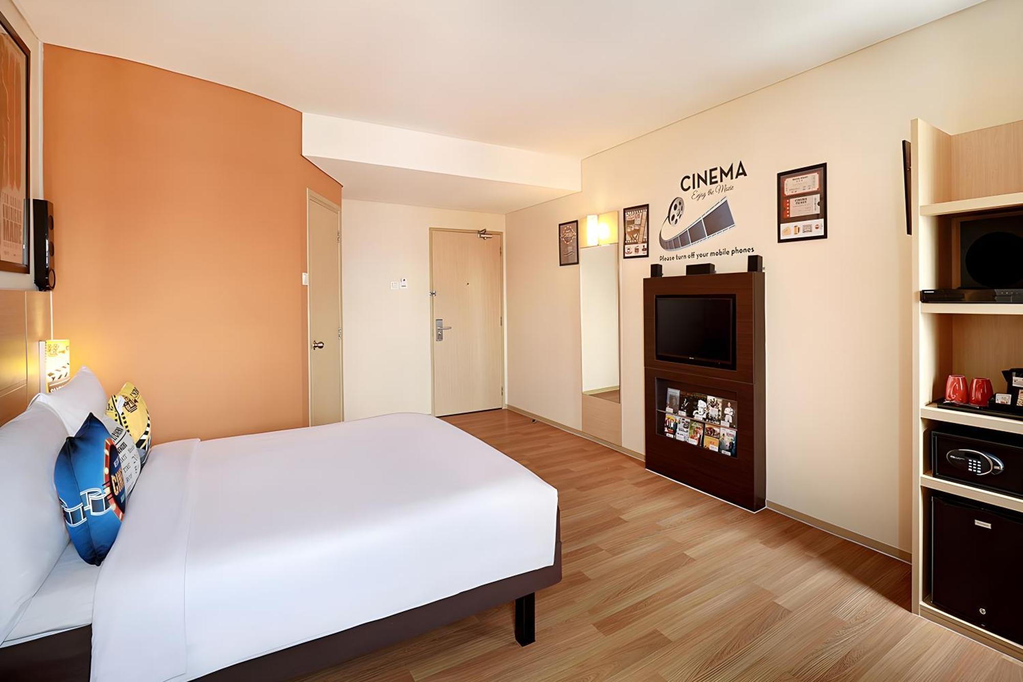 Ibis Jakarta Harmoni Exteriör bild