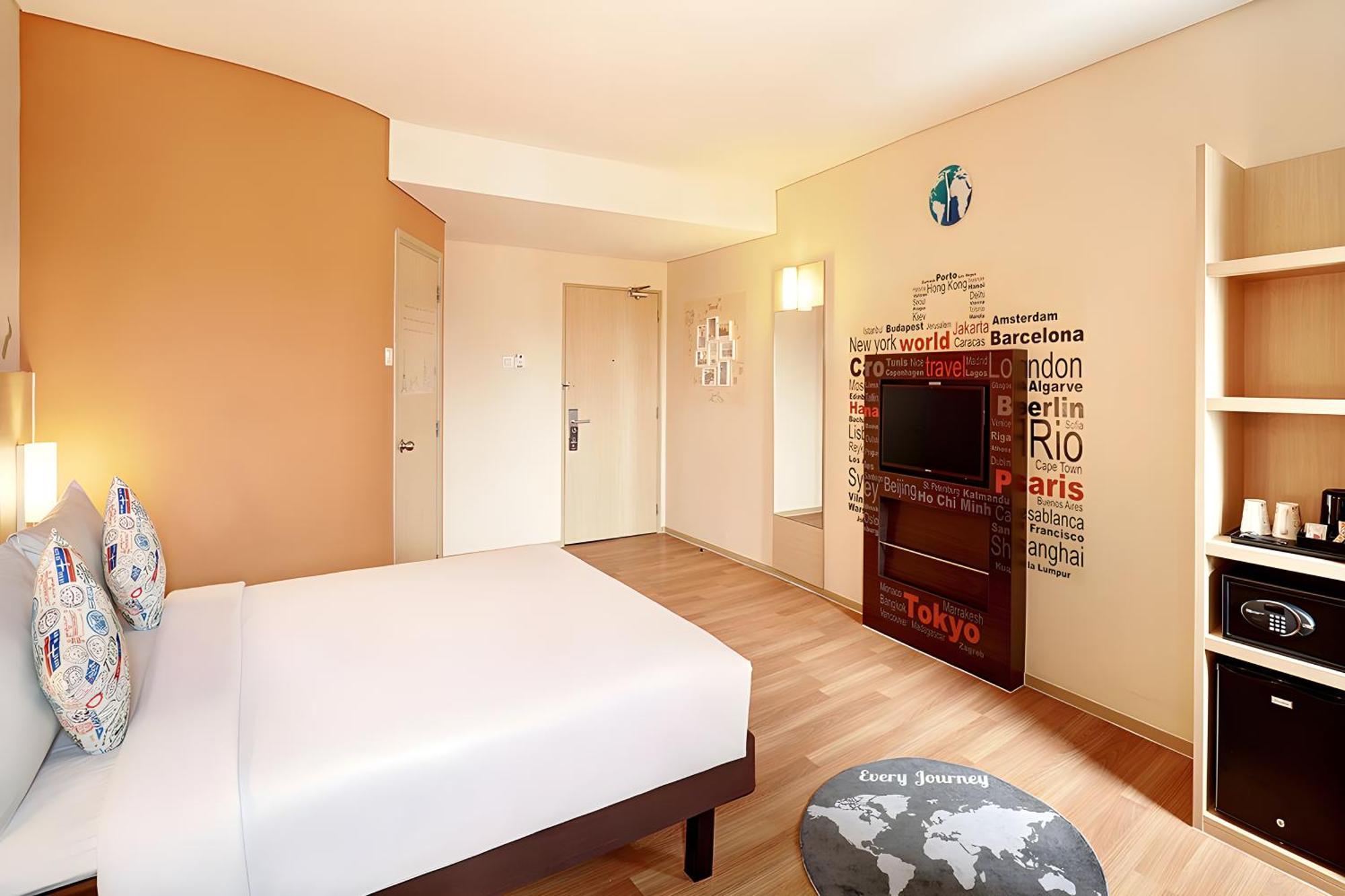 Ibis Jakarta Harmoni Exteriör bild