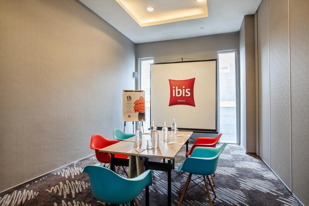 Ibis Jakarta Harmoni Exteriör bild