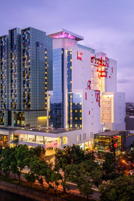 Ibis Jakarta Harmoni Exteriör bild