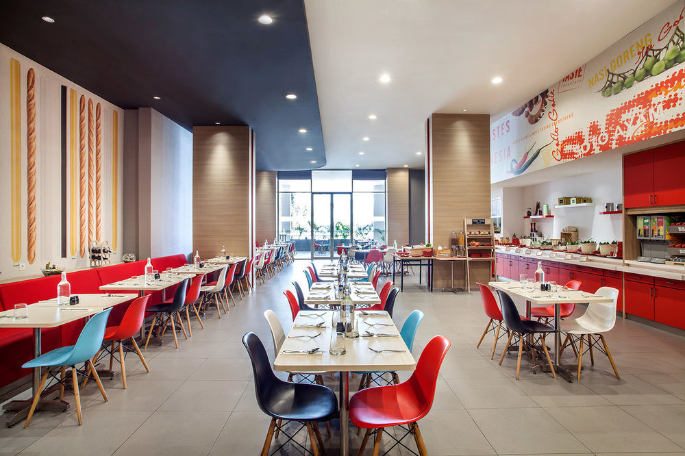 Ibis Jakarta Harmoni Exteriör bild