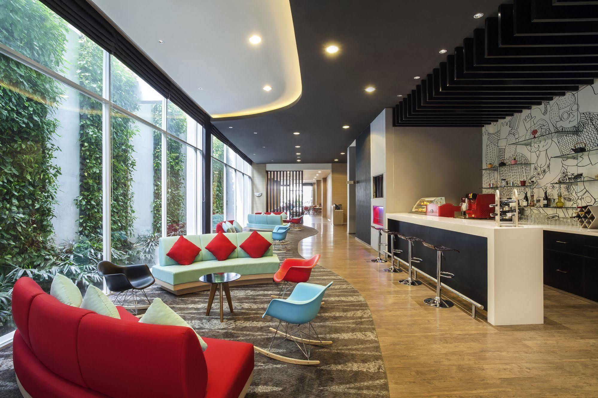 Ibis Jakarta Harmoni Exteriör bild